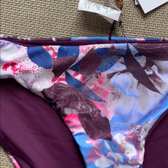 BECCA Orchid Bloom Reversible Bikini Bottoms L - Picture 5 of 12